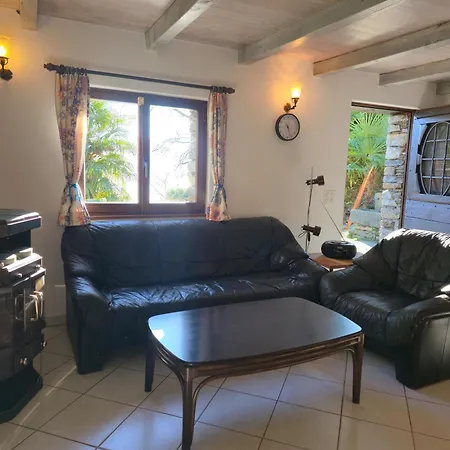 Casa de Férias Rustico Kevin By Holap Sa