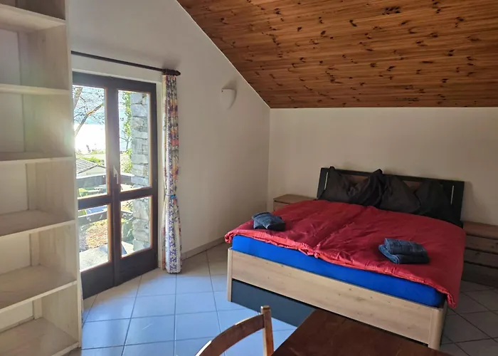 Rustico Kevin By Holap Sa *